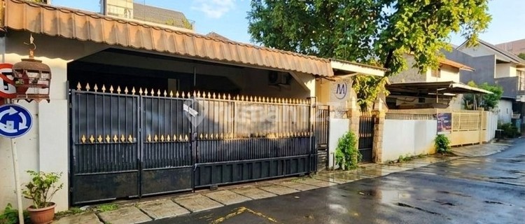 For Sale House in Radio Dalam, Strategic Location Suitable for Building a Boarding House 1