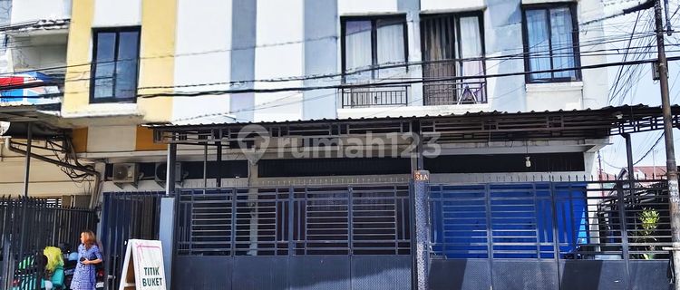Strategic Shop House for Sale in Pettarani 2. Central Makassar. 1