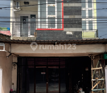 2.5-Storey Shop House - Ready to Use, Strategically Located in the Heart of Barombong 1