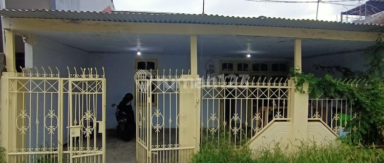 Special Offer! Strategically Located House in Minasa Upa, Makassar 1