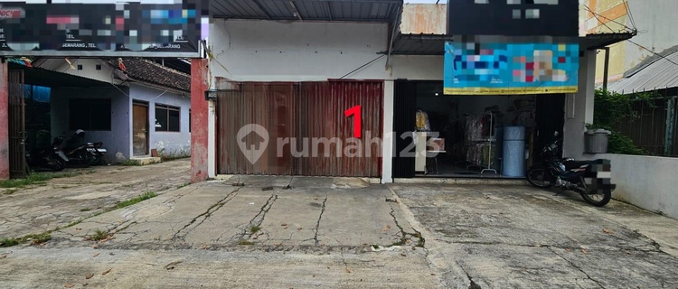 Shop House on Abdulrahman Saleh Street, West Semarang 1