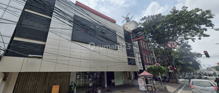 Gedung 3 Lantai Di Jakarta Pusat Jarang Ada ! 1