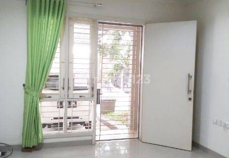 Dijual Rumah di Cluster Thomson, Scientia, Summarecon Serpong 1