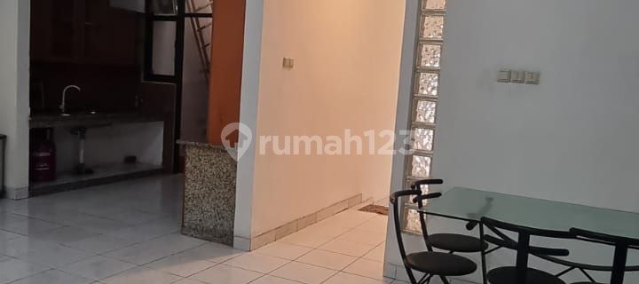 Rumah Sewa Permata Buana kondisi rapih  1