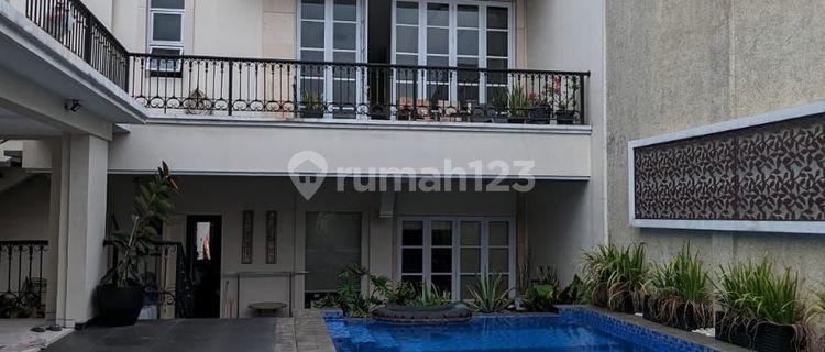 Rumah besar Duri Kepa, Swimming pool  1