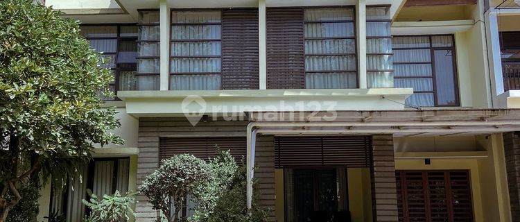 For Sale: 2-Story House in Emerald Residence, Sector 9 Bintaro Jaya, Facing the Park 1