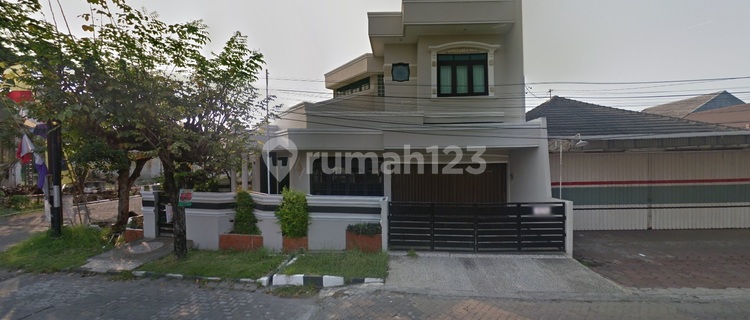 For Sale House Strategic Location on Jl. Sembodro Semarang 1