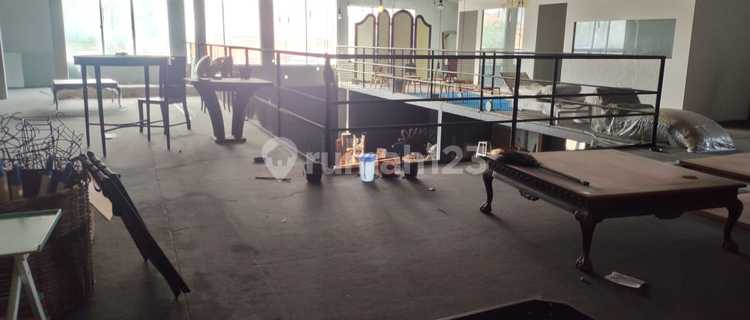 Disewakan Tempat Usaha Tengah Kota di Jl. Dr. Cipto Semarang 1