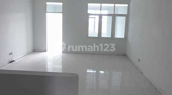 RUKO 3 LANTAI LOKASI RAMAI STRATEGIS COCOK UNTUK SEGALA USAHA SIAP PAKAI DI SINGGASANA PRADANA BANDUNG 1