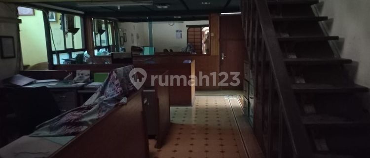 Rumah Luas Strategis Tengah Kota Cocok untuk Usaha Siap Pakai di Gatot Subroto Bandung 1