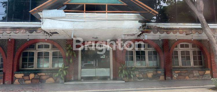 BANGUNAN EX HOTEL DI JALAN PROTOKOL SURABAYA PUSAT COCOK UNTUK DIBANGUN KEMBALI MENJADI HOTEL, KANTOR, BANK 1