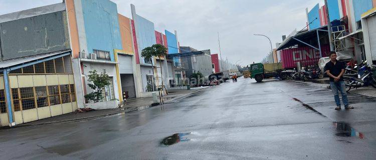 Gudang Green Sedayu Bizpark Bagus Dan Siap Pakai Lokasi Sangat Bagus Dekat Dengan Tol 1