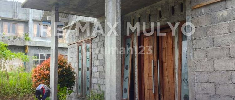 Rumah + Kolam Dijual!! Dekat Akses Bus dan Kesehatan 1