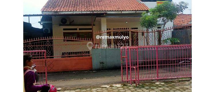 Dijual Rumah 2 Lantai Mudah Dijangkau Semi Furnished 1