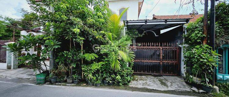 Rumah tengah kota solo di Jl pajajaran utara solo 1