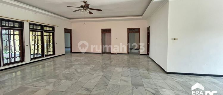 Rumah besar luas tengah kota Semarang siap pakai dekat kampus Undip dekat pintu tol Tembalang disewakan di Tembalang Semarang atas 1