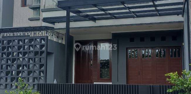 Rumah baru modern minimalis tengah kota Semarang siap pakai dekat tol dekat sekolah internasional dekat Akpol disewakan di Graha candi golf Jangli Candisari Semarang atas 1