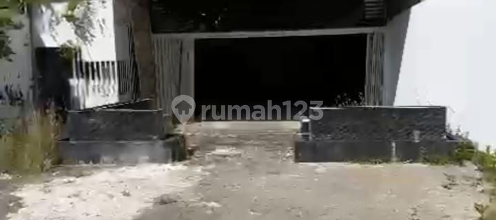 Commercial space in downtown Semarang, ready to use, busy area, near Undip campus, for rent on Banjarsari Street, Tembalang, South Semarang. 1