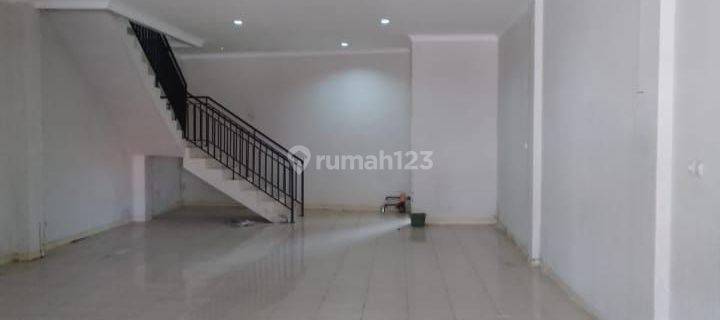 Ruko strategis ramai tengah kota Semarang siap pakai dekat kampus Undip dekat pintu tol disewakan di jalan raya Tembalang Semarang atas 1