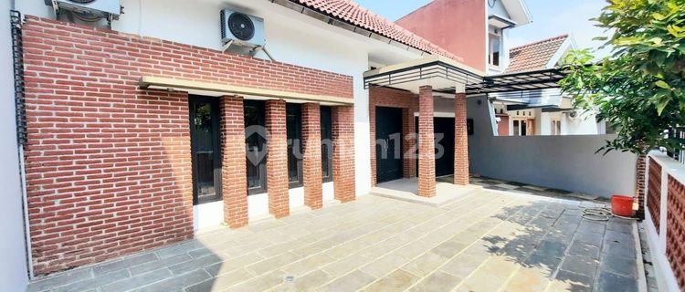 Ready-to-use minimalist new house in the center of Semarang city near Undip campus, close to the toll gate, for rent at Graha Estetika, Tembalang, South Semarang. 1