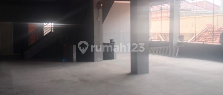 Ruko strategis ramai tengah kota Semarang pusat kota pusat bisnis dekat Simpang lima disewakan di jalan raya Singosari pleburan Semarang tengah 1