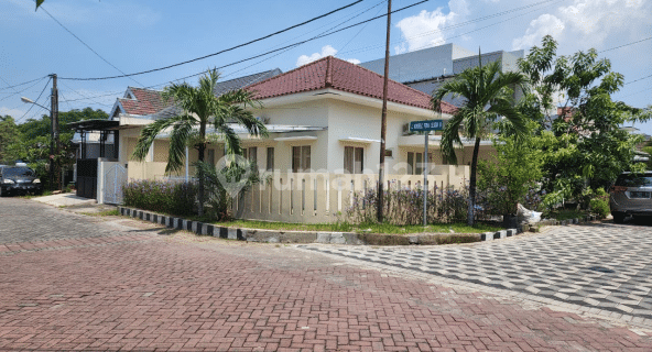 For Rent 1-Story House in Good Condition, Semi-Furnished Hook, Nirwana Executive Block Cc, East Surabaya 1