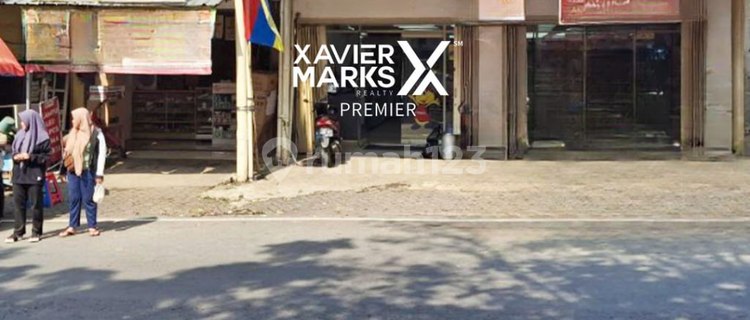 3 Adjacent Shophouses + Zero-Lot House at Pakis Street, Malang 1