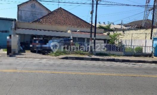 Dijual rumah lama di Jl.Widoharjo 1