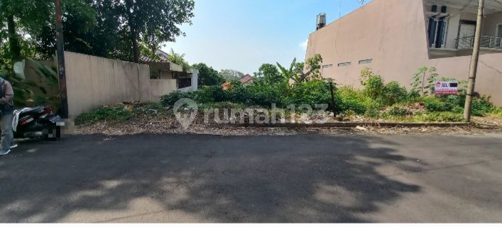Land on Welirang Street, near the Police Academy. 1