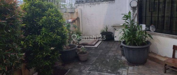 Dijual Rumah di Tengah Kota - Jl.Pekunden 1