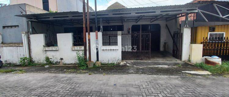 Dijual rumah butuh renovasi di Tengah Kotadi , dekat Jl. dr.Cipto.  1