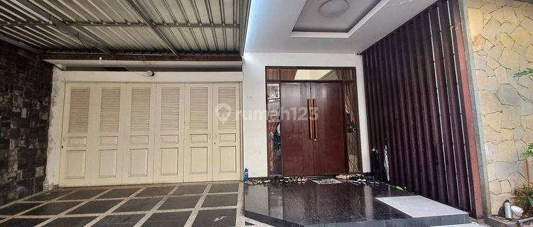 Dijual Rumah Mewah ada Kolam Renang dekat Paragon Mall 1