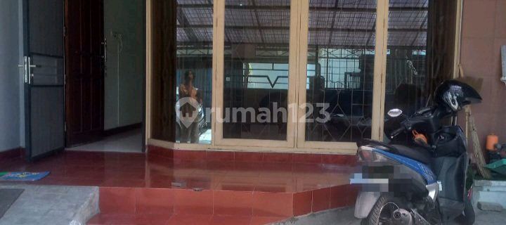 Disewakan Rumah Semi Furnished Ditengah Kota 1