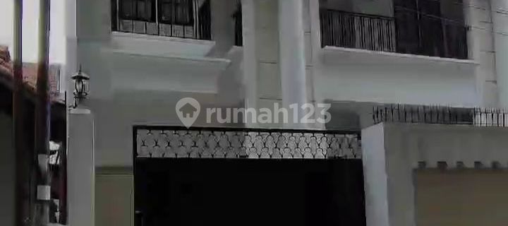 Dijual Rumah Baru Dan Mewah Didaerah Gajah Mungkur 1