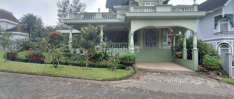 Villa Ada Kolam Renang di Kota Bunga Puncak, Bogor 1