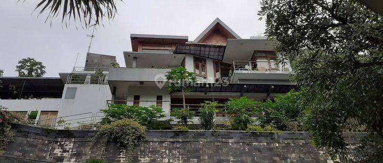 Dijual Villa di Malang 1