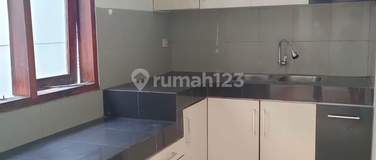 sewa rumah singgasana terawat 1