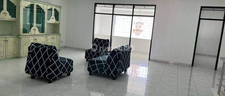 Dijual Rumah Tinggal 2 Lantai Furnished Siap Huni Lokasi Strategis di Perumahan Taman Sakura Bandung 1