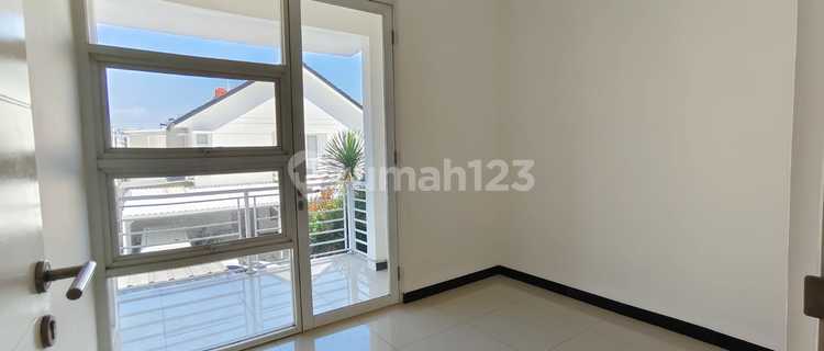 For Rent: Comfortable, Move-In Ready House in Strategic Location at Taman Kopo Indah 5 Bandung 1