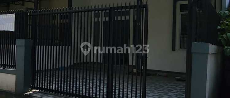 Two-Story House on Serdam Street, Nilam Permai Complex. 1