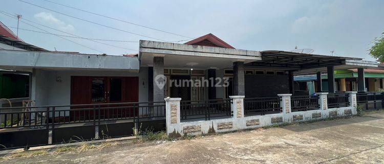 Dijual Rumah Siap Huni Tanah Luas di Jl. Alianyang, Komp. Pu 1