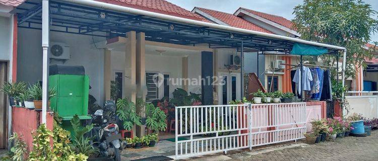 Dijual Rumah Siap Huni di Jl. Ujung Pandang 1, Komp. Alam Segar 1