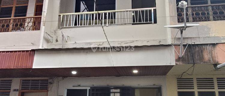 Dijual Rumah Bersih Siap Huni di Jl. Hijas 2 1