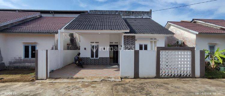 Dijual Rumah di Jl. Parit No 2, Komp. Pondok Mutiara Citra 1