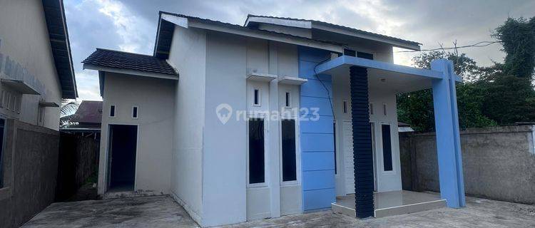 Dijual Rumah Siap Huni di Jl. Parit Demang Dalam, Komp. Kurnia Asri 1