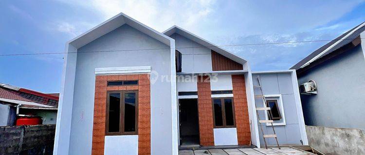 Dijual Rumah Lokasi Strategis di Jl. Parit H. Muksin 2 1