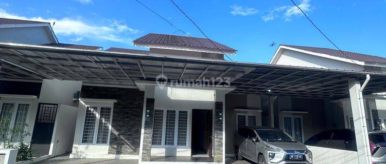 Dijual Rumah Siap Huni di Jl. Ujung Pandang, Komp. The Green View 1