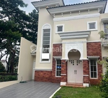 Hoek 2-Storey House Ready to Occupy in Alicante Gading Serpong 1