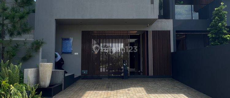 Rumah Mewah Milenial 3 Lantai Di Selatan Jalarta 1