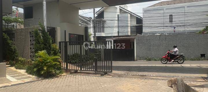 Rumah Mewah Ready  3 Lantai Dekat Bintaro Exchange 1